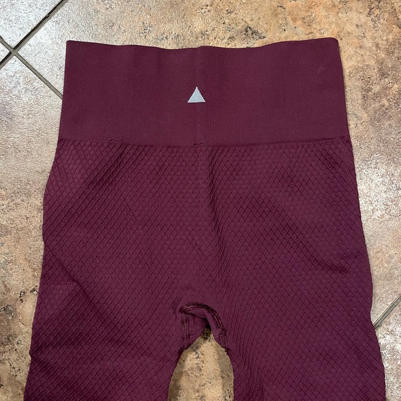 Balance Athletica Quartz Leggings Amethyst Size M - Picture 6 of 7
